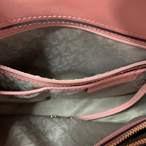 Michael Kors Bag SOLD - Picture 6 of 11